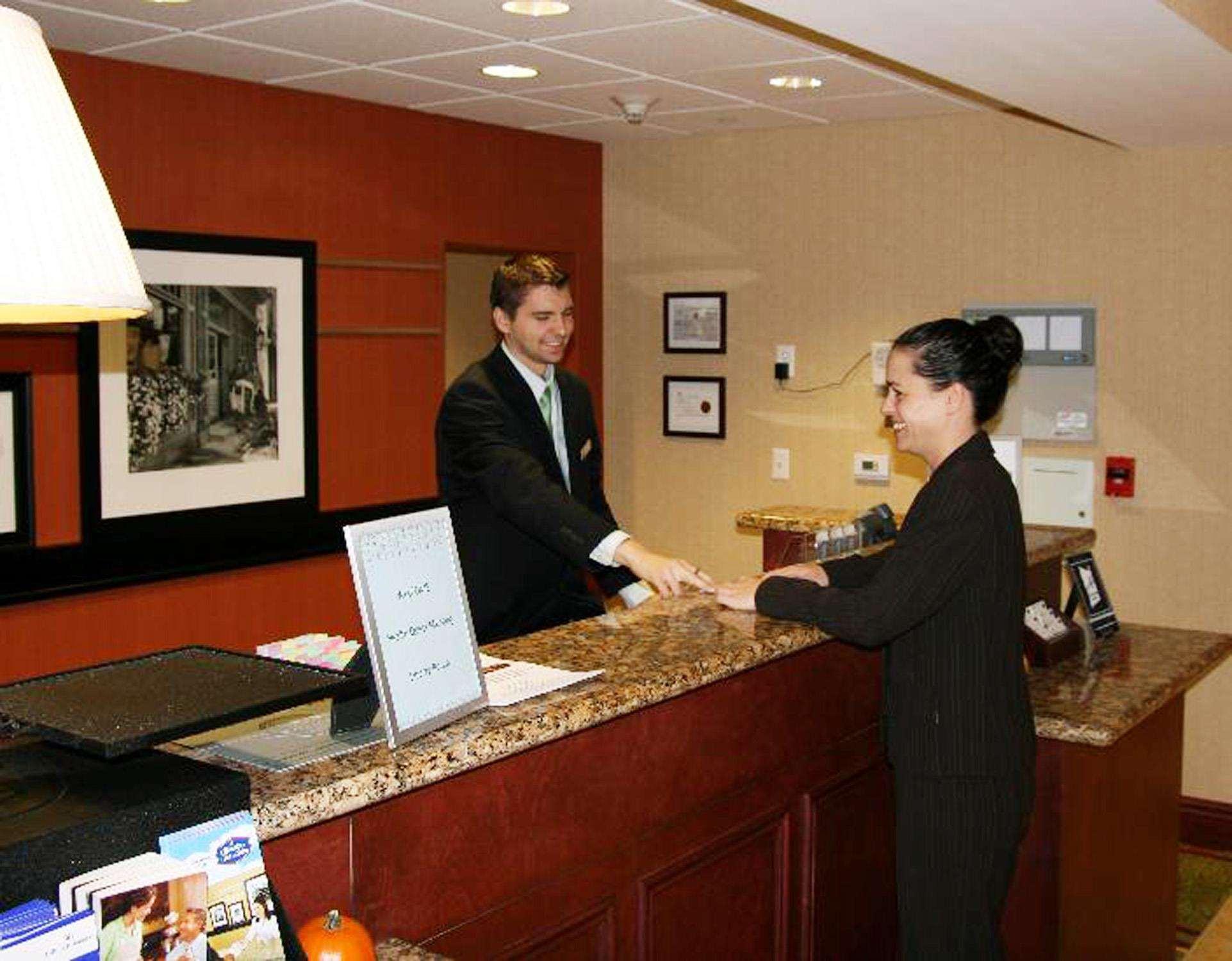 Hampton Inn & Suites Poughkeepsie Spackenkill Eksteriør billede