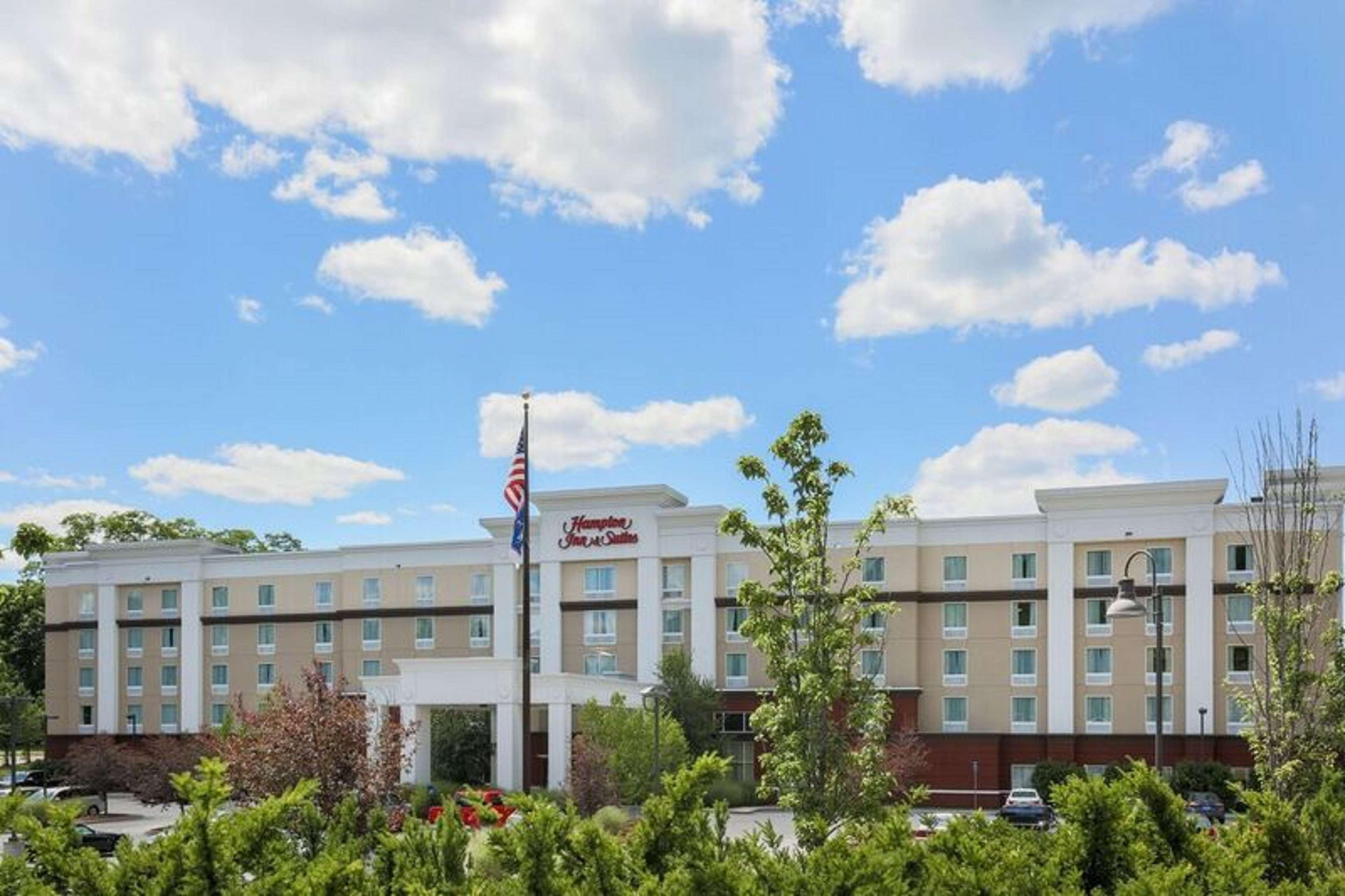 Hampton Inn & Suites Poughkeepsie Spackenkill Eksteriør billede