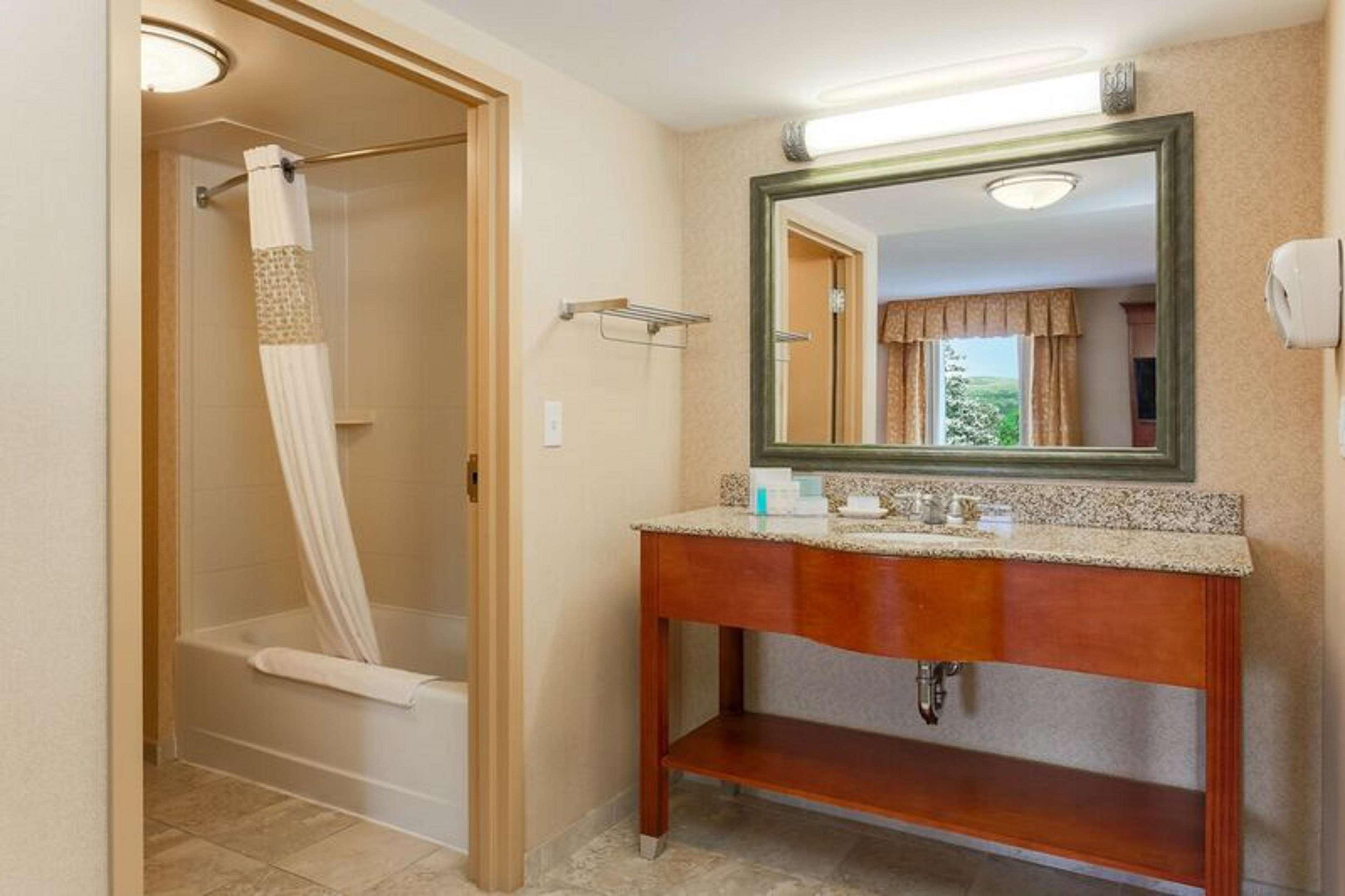 Hampton Inn & Suites Poughkeepsie Spackenkill Eksteriør billede