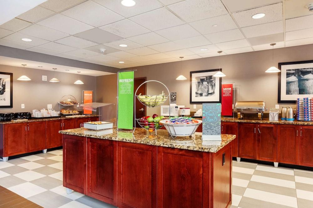 Hampton Inn & Suites Poughkeepsie Spackenkill Eksteriør billede