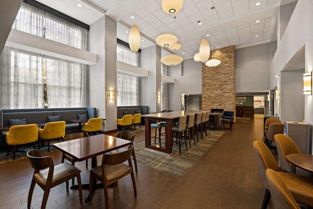 Hampton Inn & Suites Poughkeepsie Spackenkill Restaurant billede