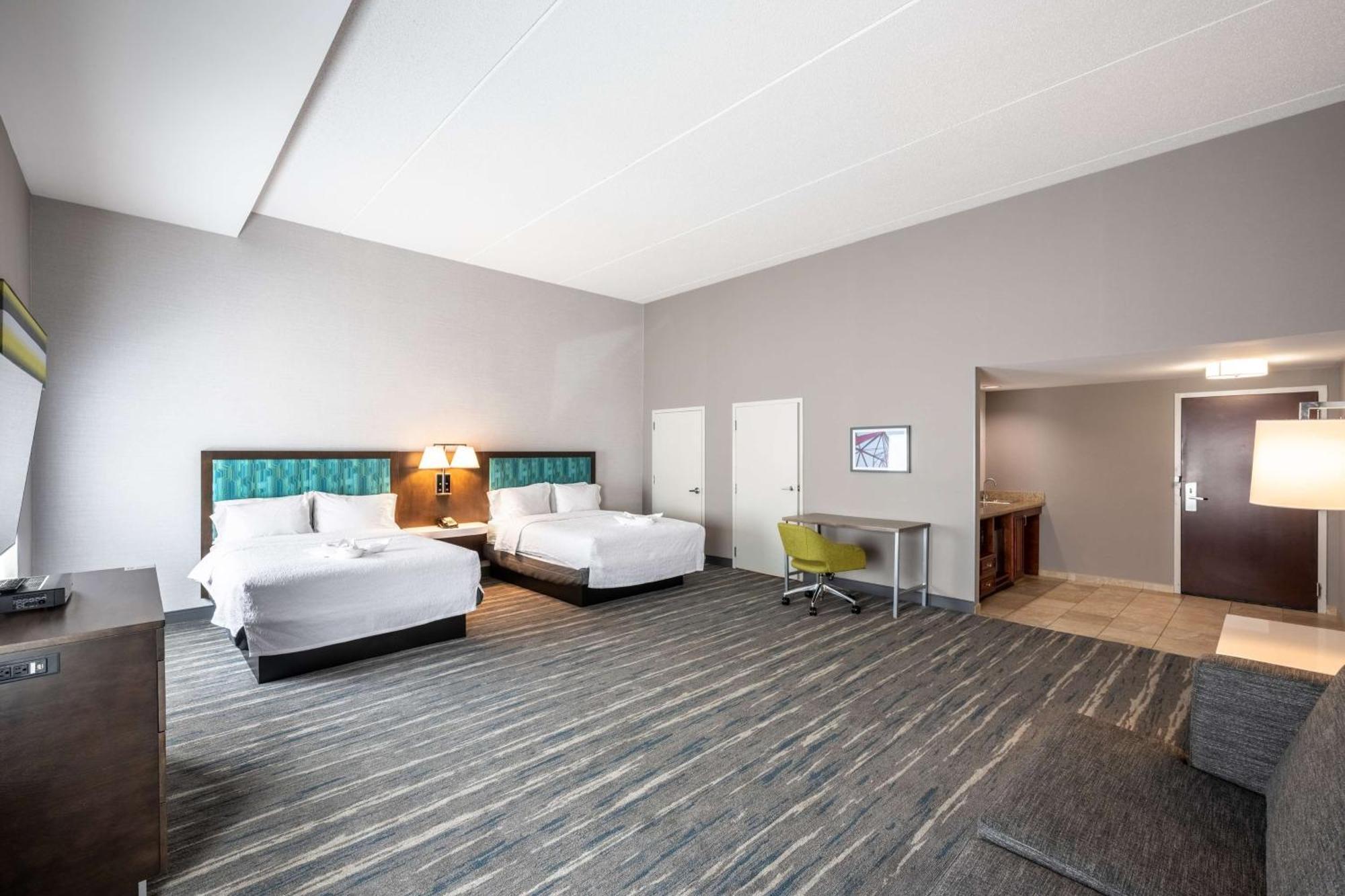 Hampton Inn & Suites Poughkeepsie Spackenkill Eksteriør billede