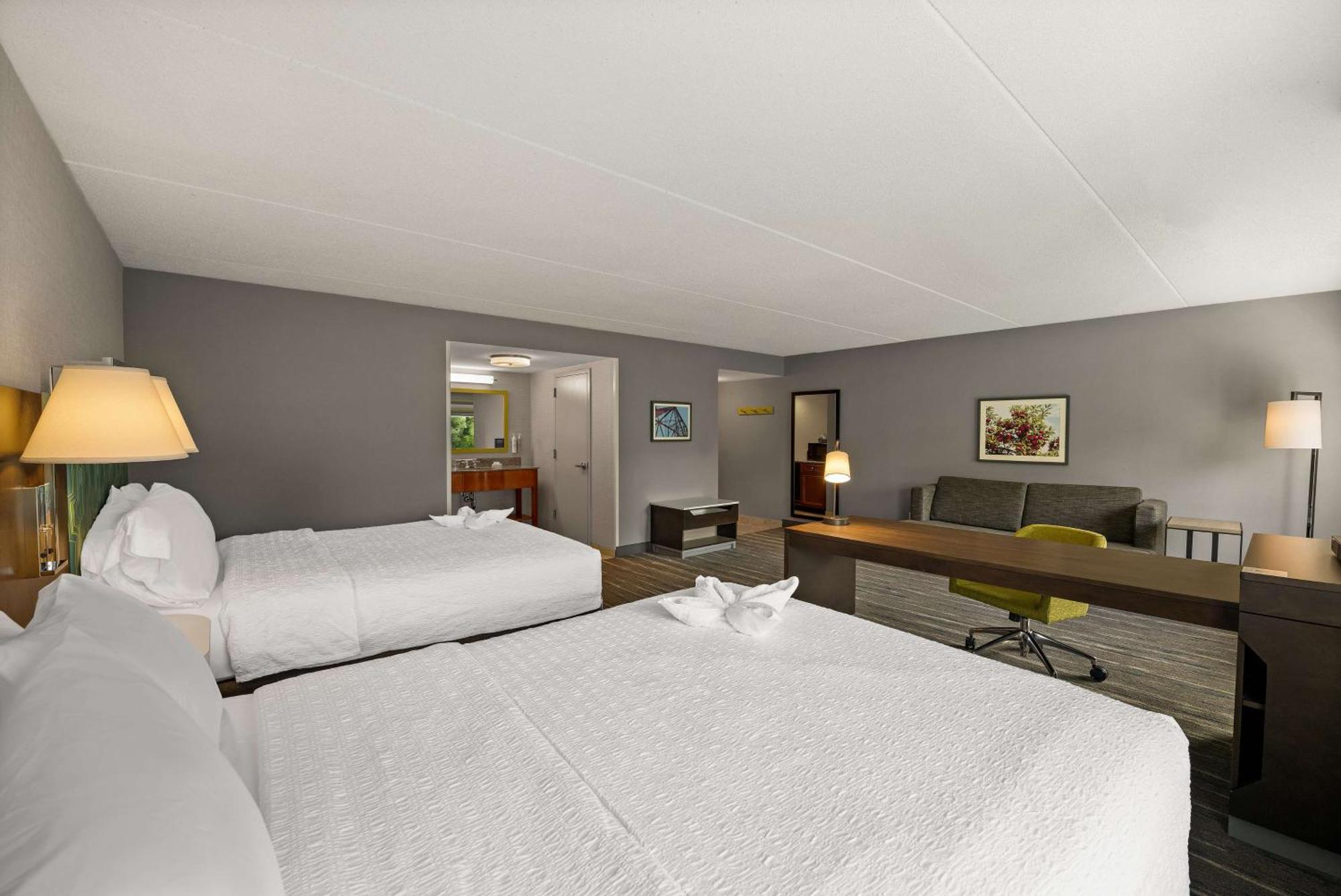 Hampton Inn & Suites Poughkeepsie Spackenkill Eksteriør billede