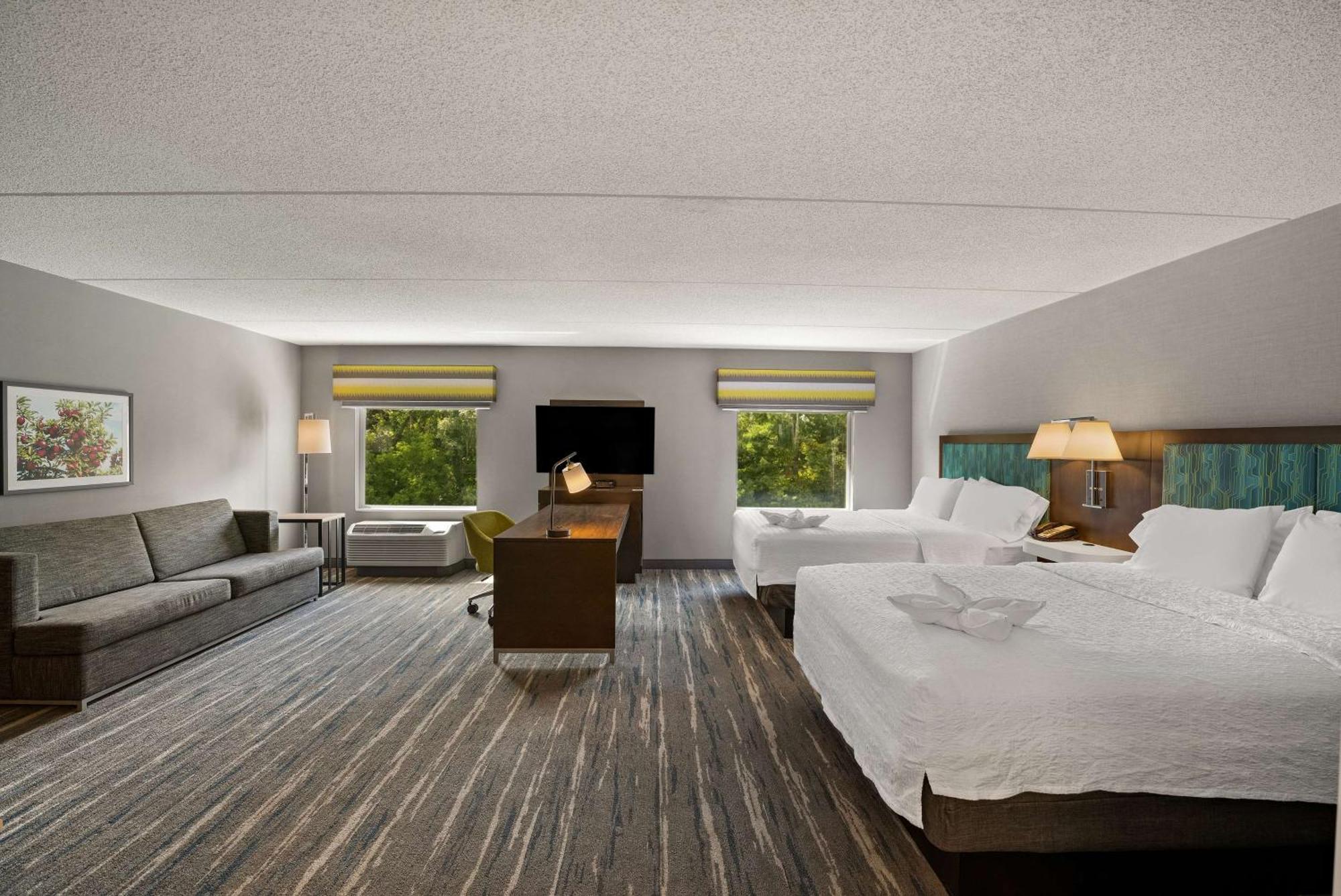 Hampton Inn & Suites Poughkeepsie Spackenkill Eksteriør billede