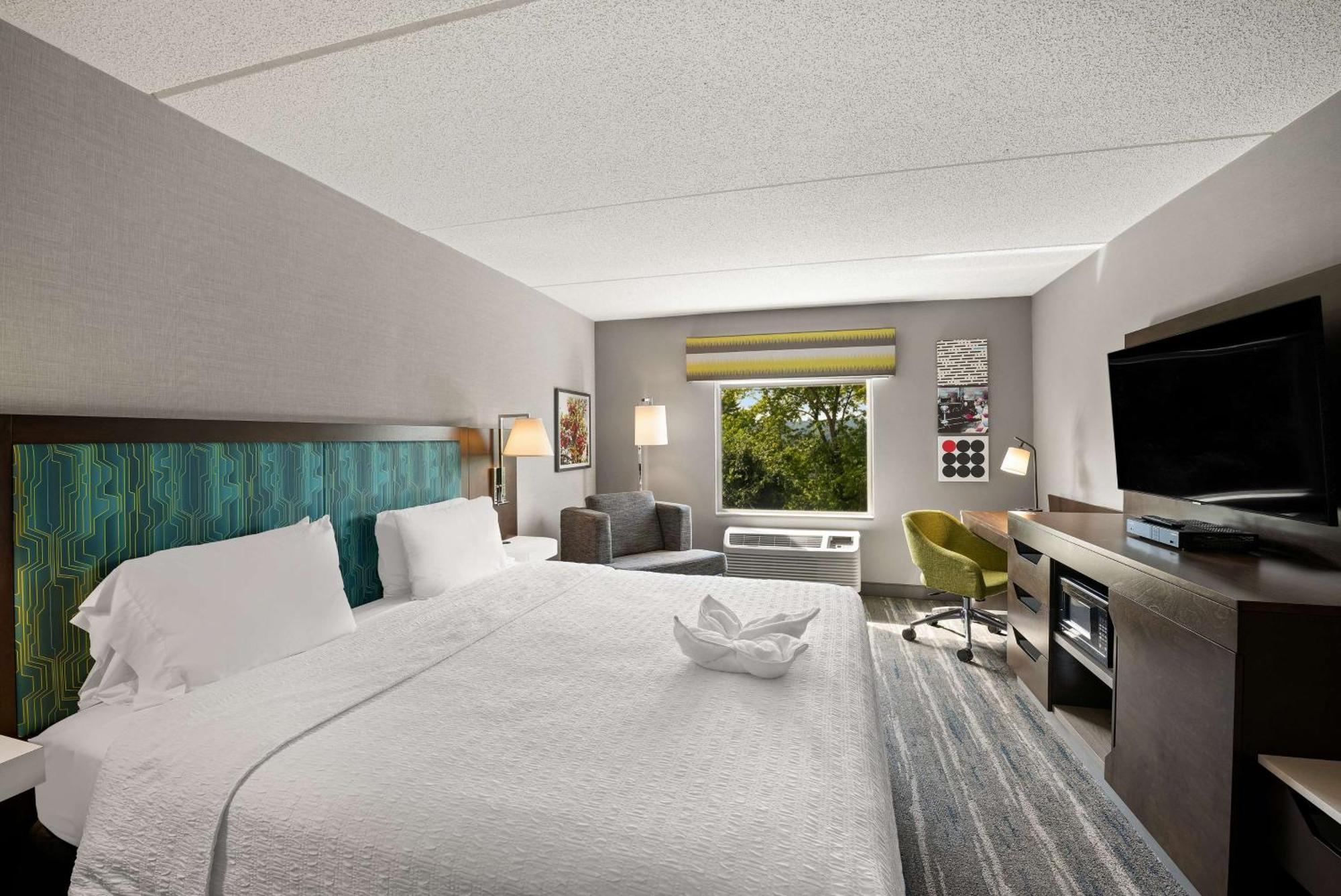 Hampton Inn & Suites Poughkeepsie Spackenkill Eksteriør billede