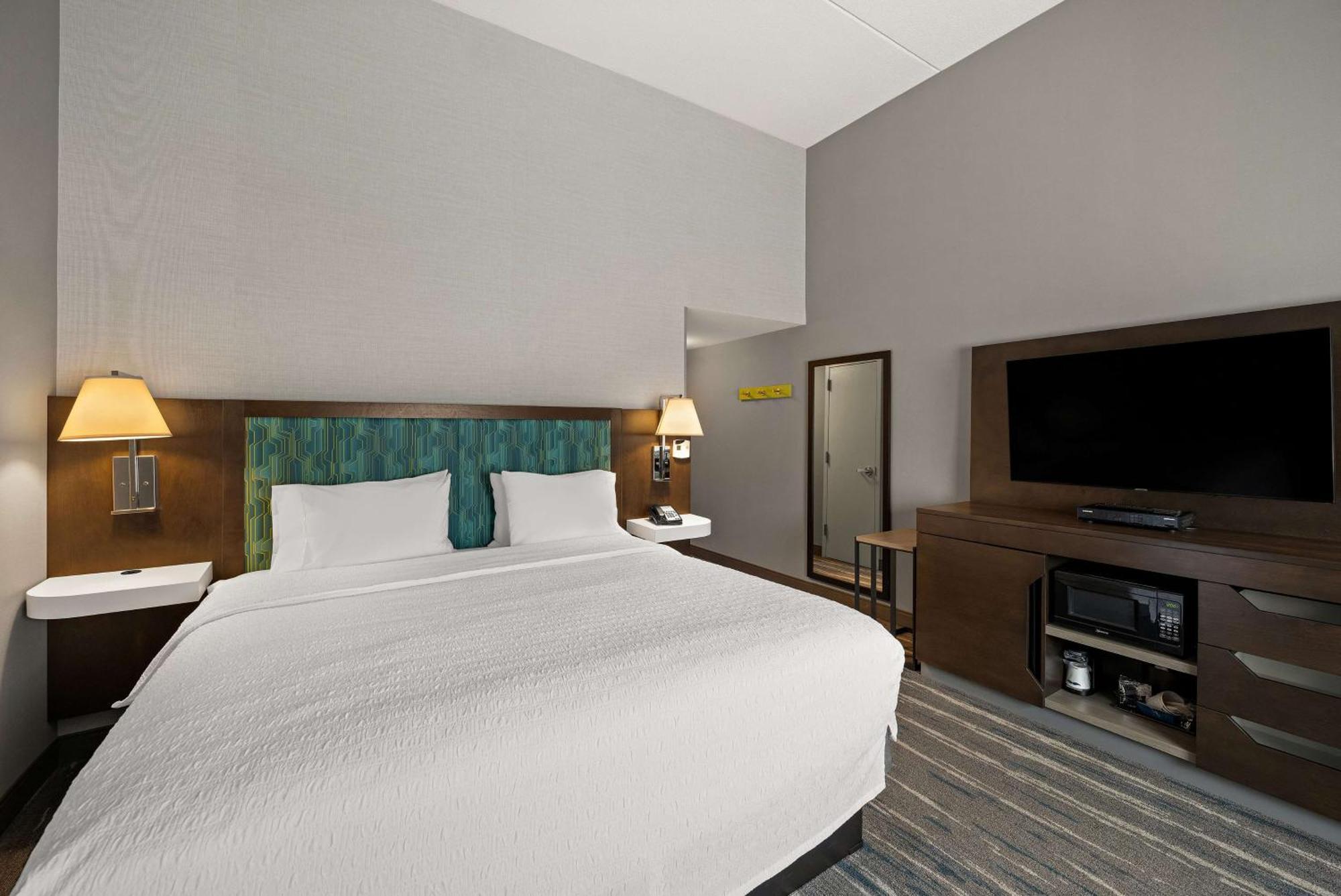 Hampton Inn & Suites Poughkeepsie Spackenkill Eksteriør billede