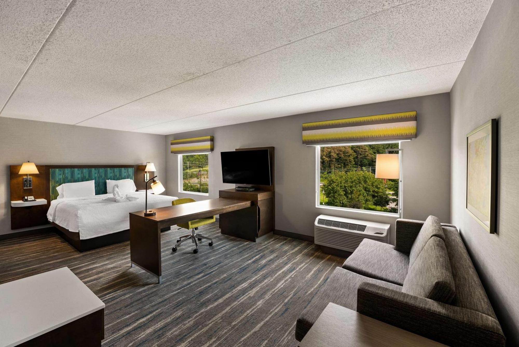 Hampton Inn & Suites Poughkeepsie Spackenkill Eksteriør billede