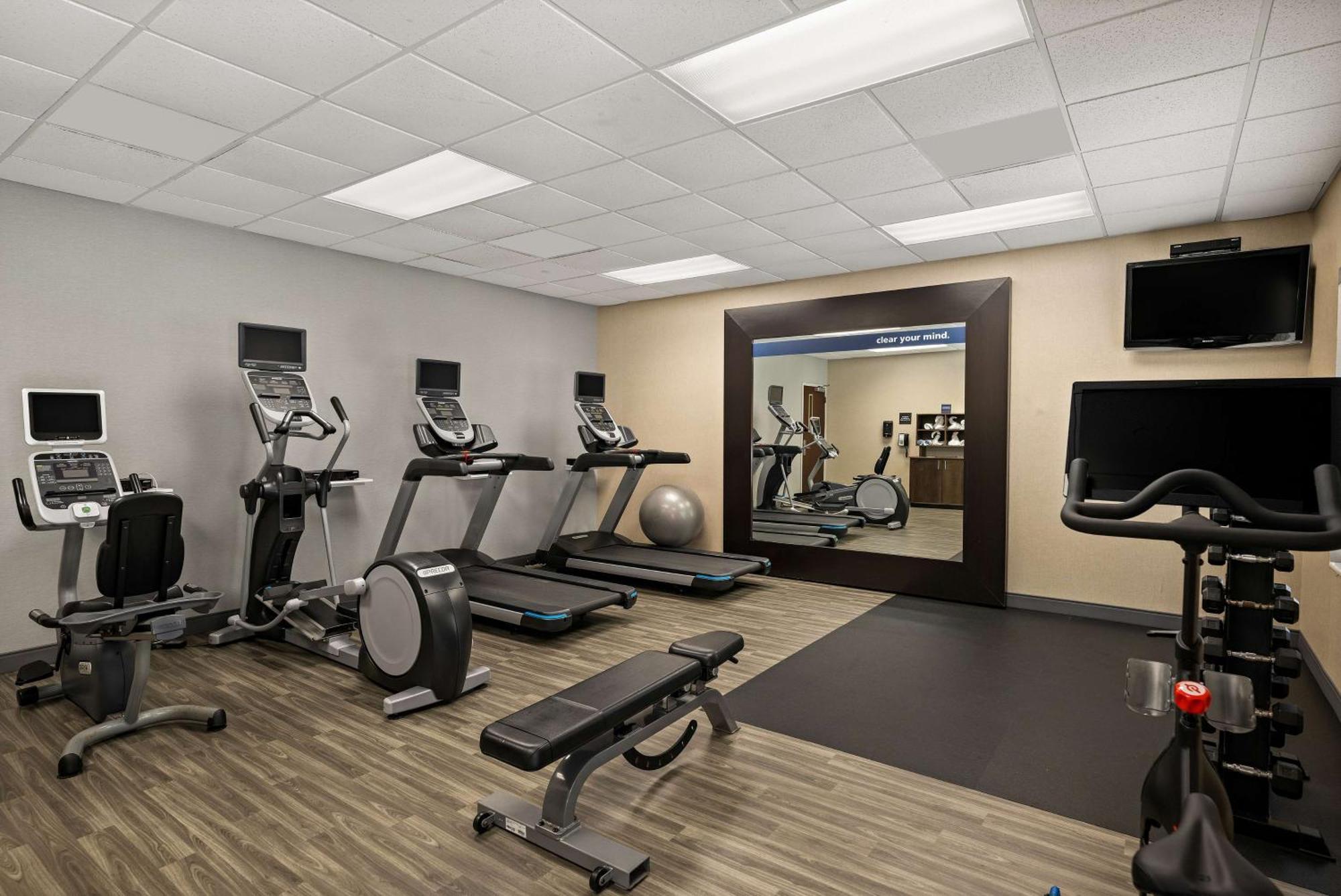 Hampton Inn & Suites Poughkeepsie Spackenkill Eksteriør billede