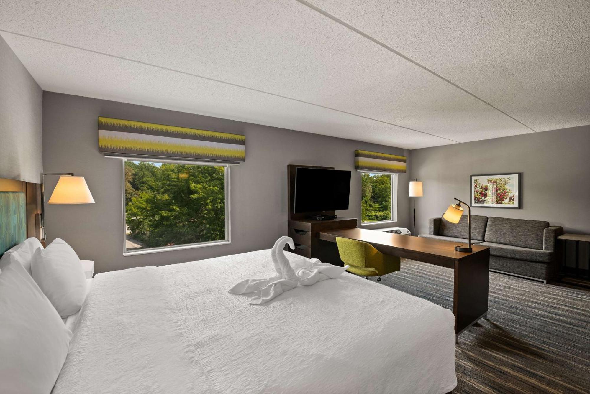 Hampton Inn & Suites Poughkeepsie Spackenkill Eksteriør billede
