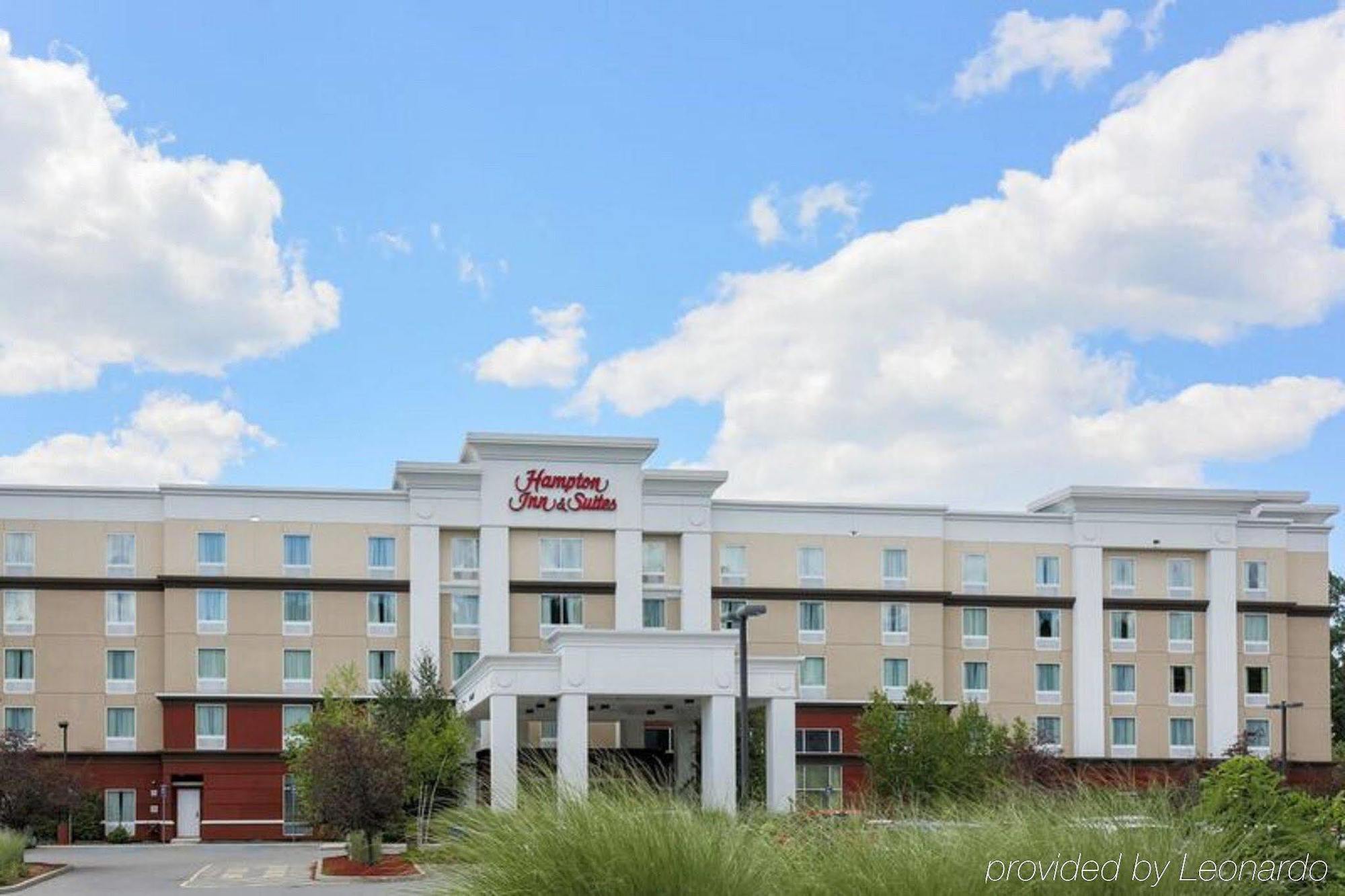 Hampton Inn & Suites Poughkeepsie Spackenkill Eksteriør billede